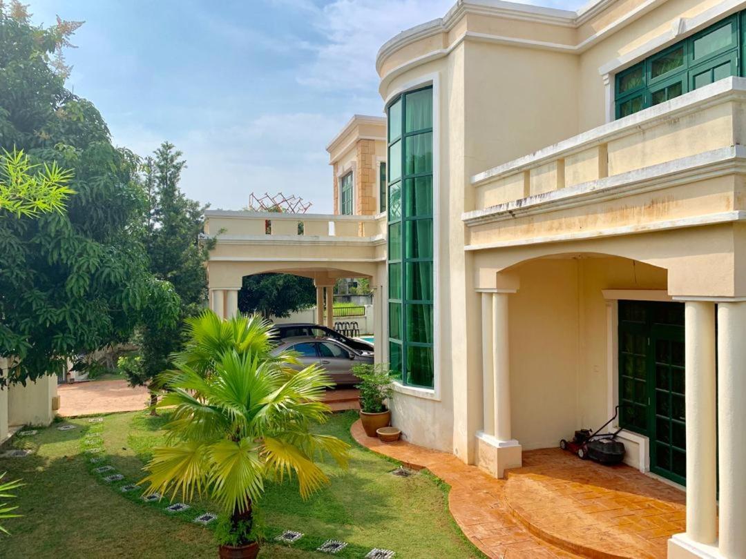 Villa Shamir เซปัง ภายนอก รูปภาพ
