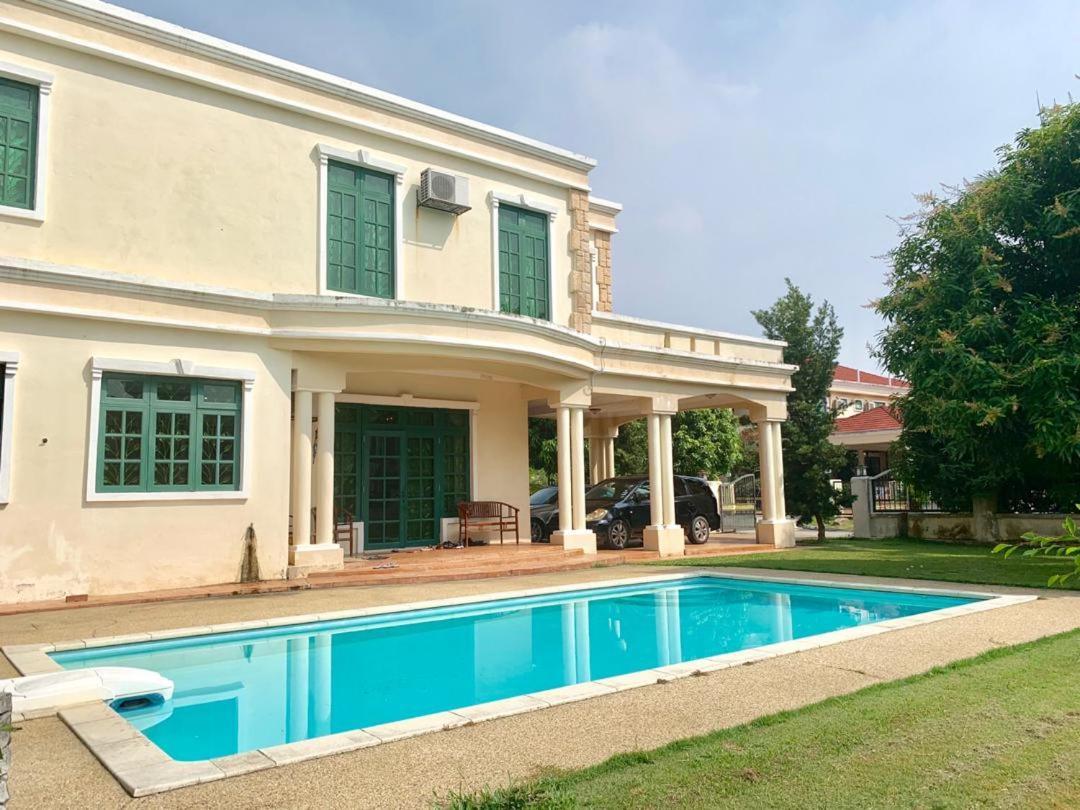 Villa Shamir เซปัง ภายนอก รูปภาพ